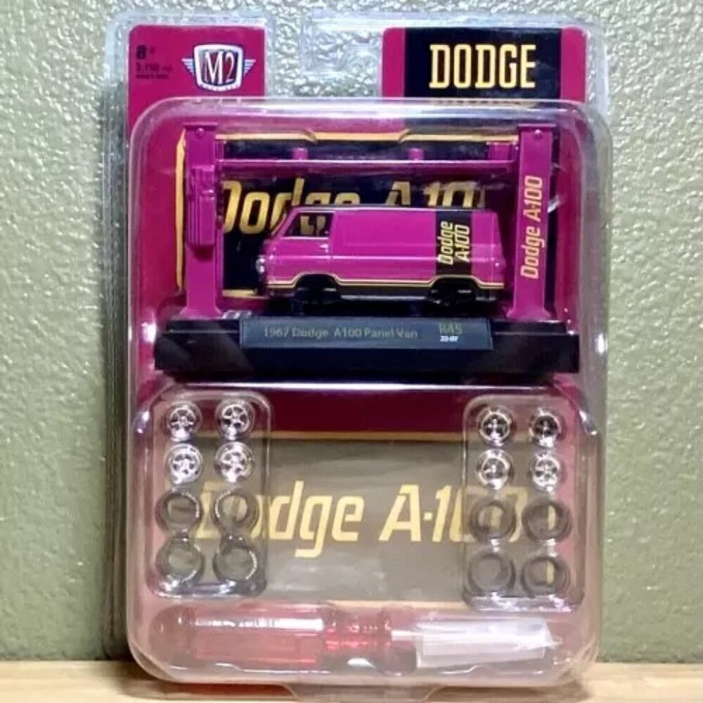 M2 Machines 1967 Dodge A-100 Panel Van R45 22-07 Model‎ Kit Die-cast 1:64 NIP